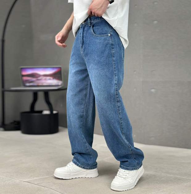 Men’s Loose Fit Straight Leg Jeans | Relaxed Full Length For Everyday Wear