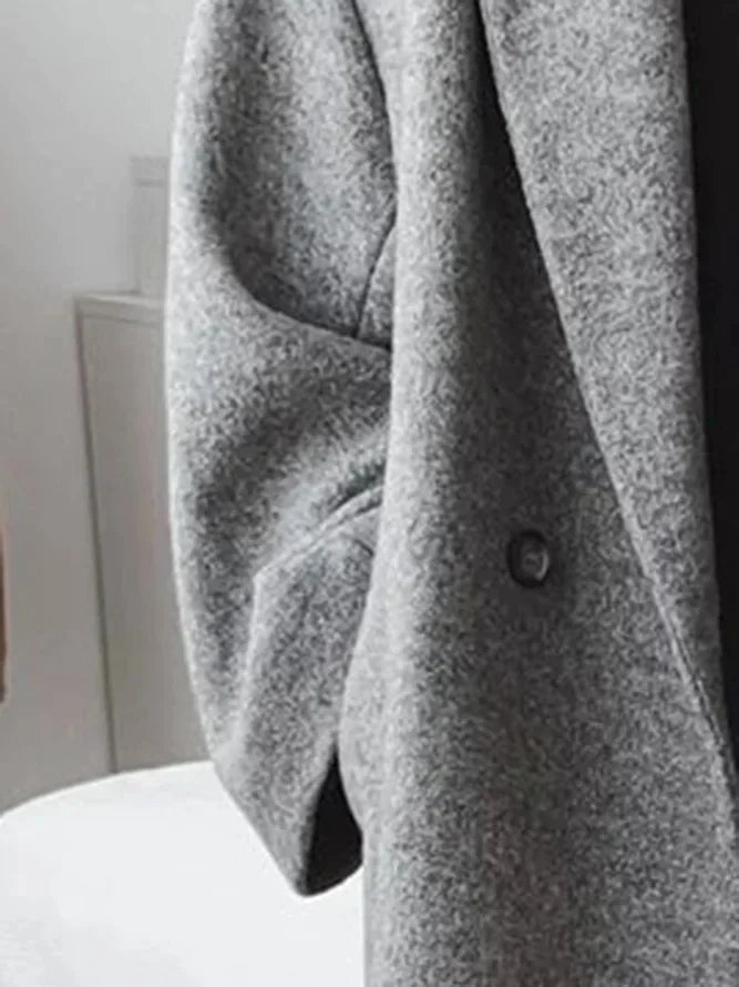 Alvera – the cozy long coat designed for elegance and comfort