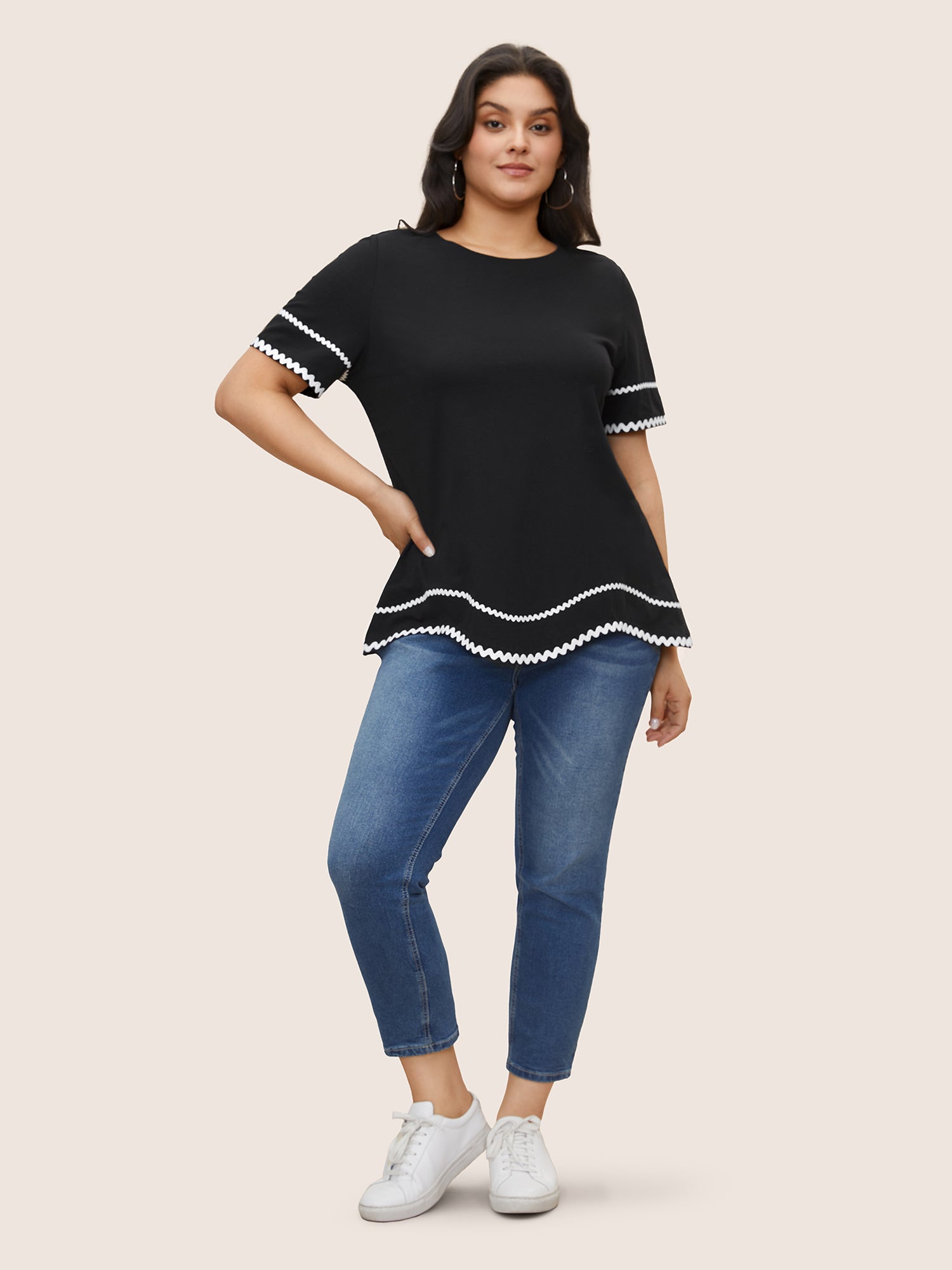 Vivienne | Breathable Cotton T-shirt with Stylish Contrast Trim