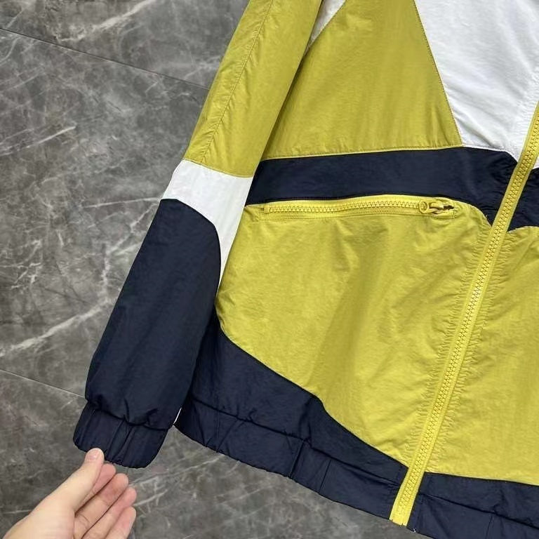 Windbreaker Jacket | Hooded Zip Up Style