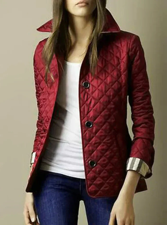 Alva – a chic, quilted jacket designed for ultimate comfort and elegance