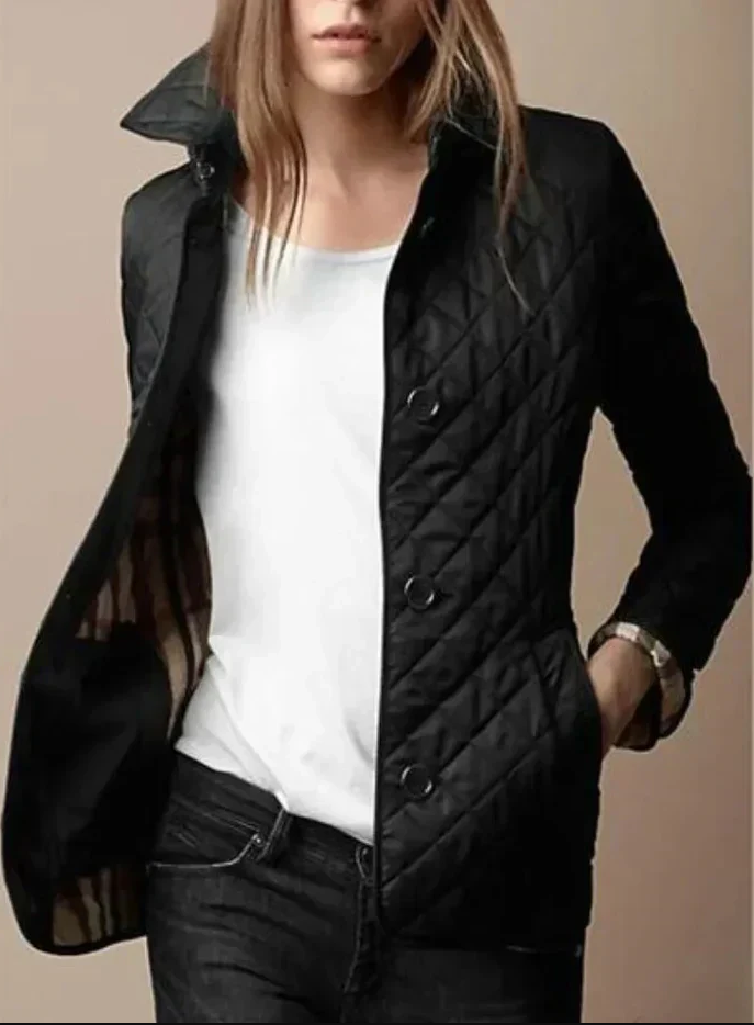 Alva – a chic, quilted jacket designed for ultimate comfort and elegance