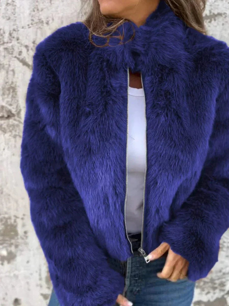 Serena – a refined faux fur jacket with a zipper closure