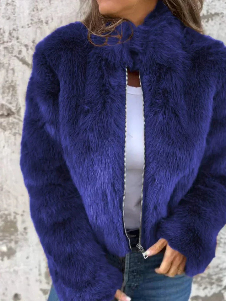 Serena – a refined faux fur jacket with a zipper closure